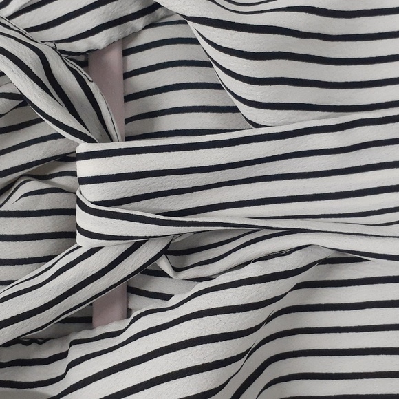 H & M Blouse  Size 2 - Picture 2 of 3